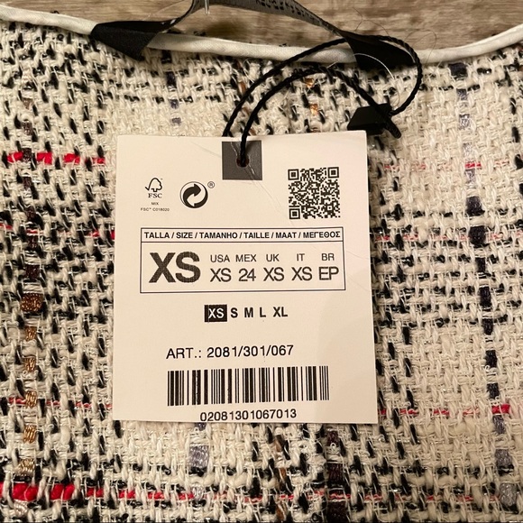 NWT Zara tweed top with buttons - Picture 5 of 9